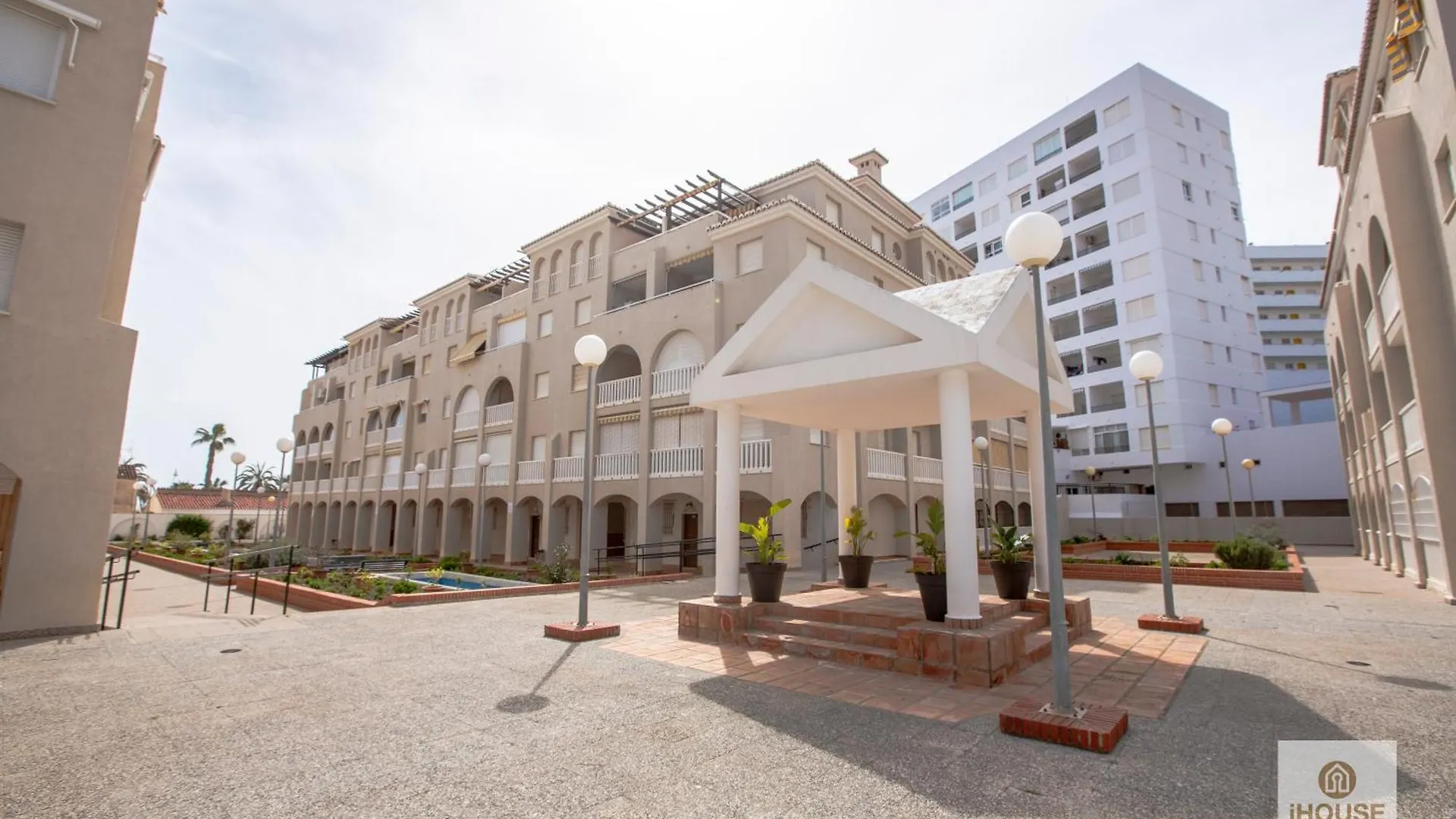 Ipanema Pool Velilla Beach 阿尔姆尼卡